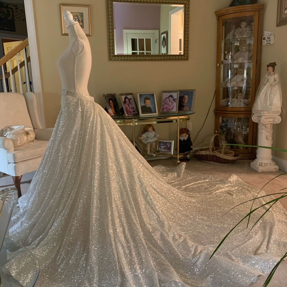 Pnina tornai bridal gown and skirt - Picture 8 of 15
